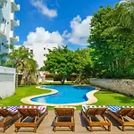 Penthouse With Private Jacuzzi - Three Bedroom