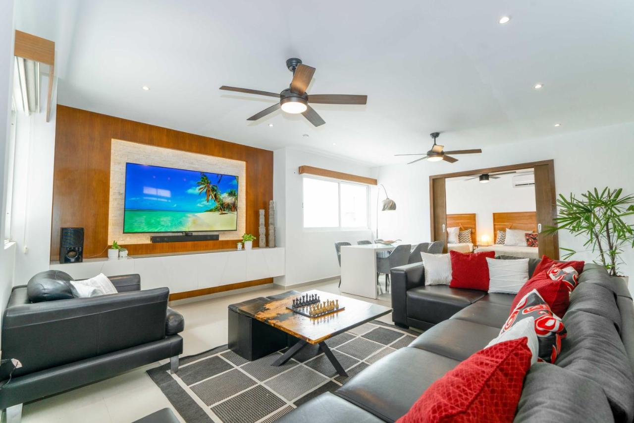 Penthouse With Private Jacuzzi - Three Bedroom *