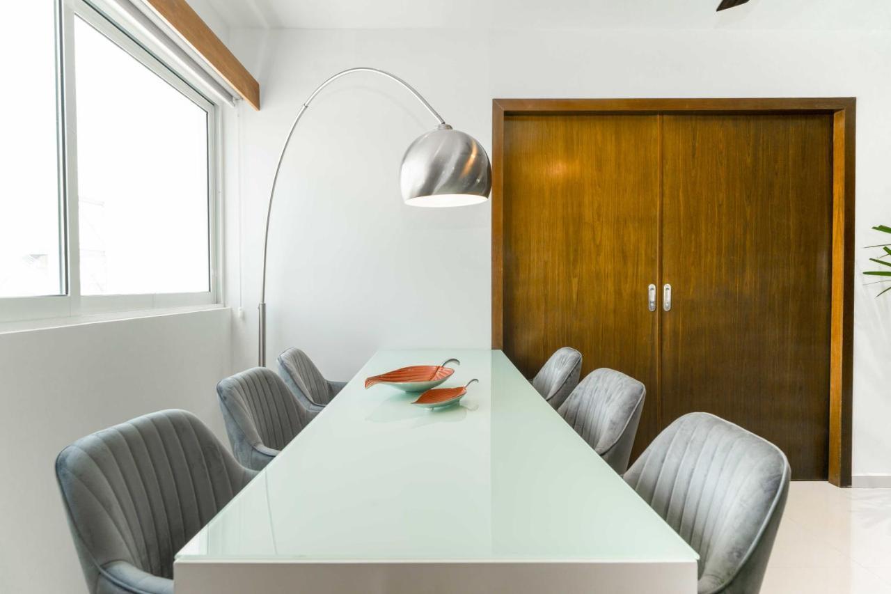 Penthouse With Private Jacuzzi - Three Bedroom Apartment